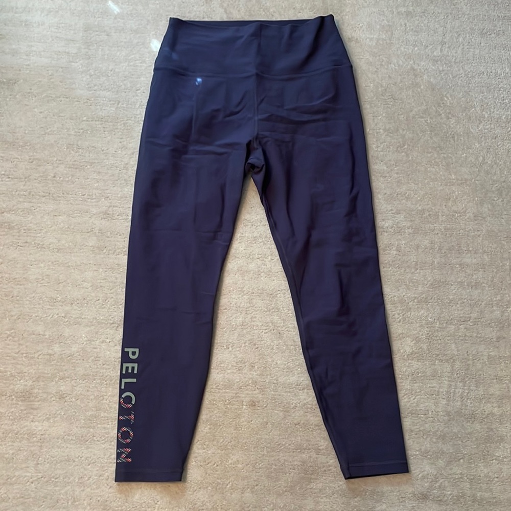 Peloton leggings, large